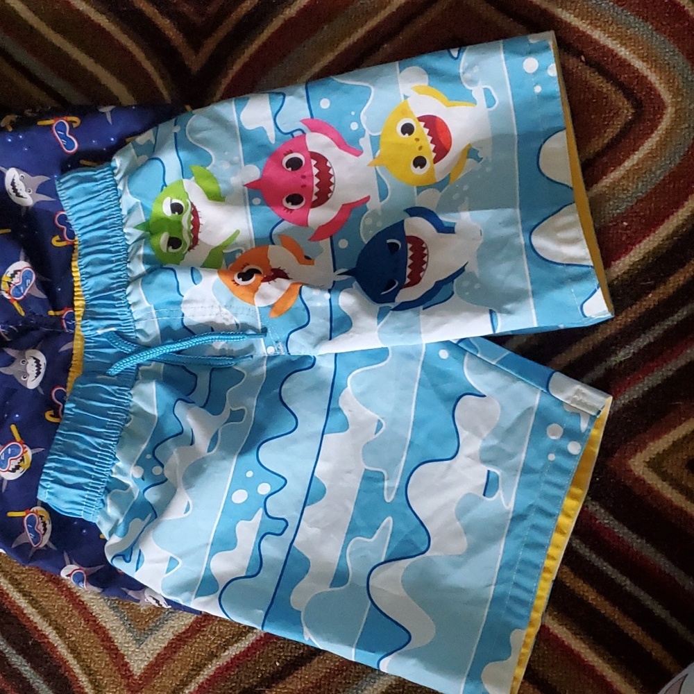 Swim shorts - Picture 2 of 4